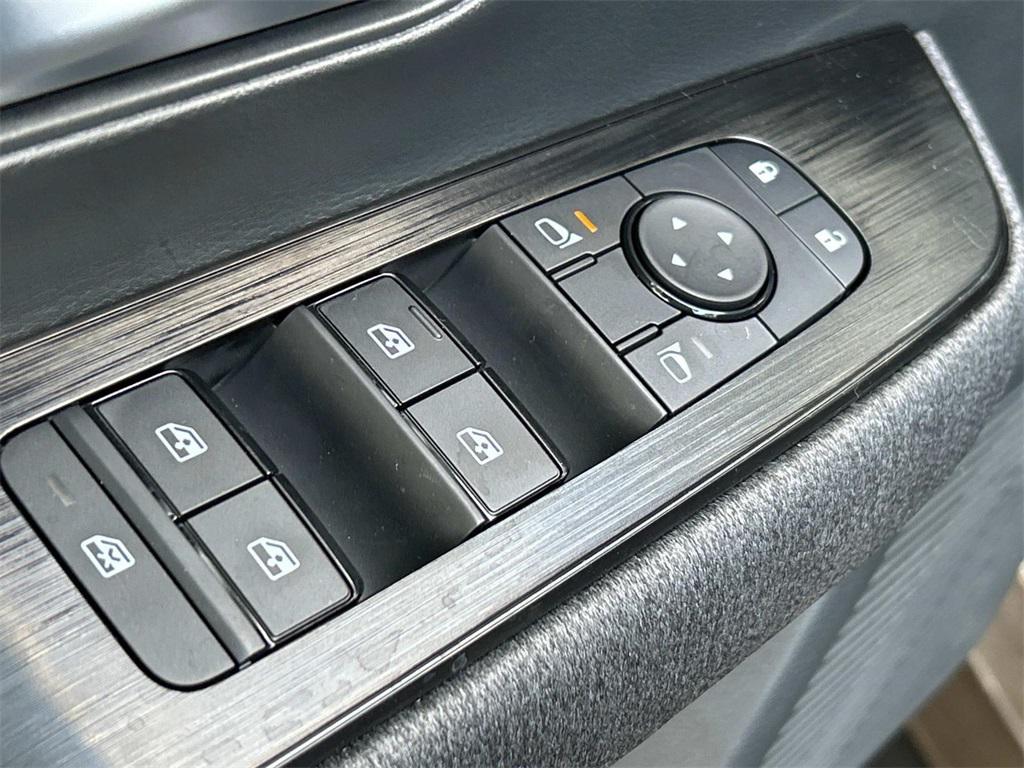 new 2025 Nissan Kicks car, priced at $23,612