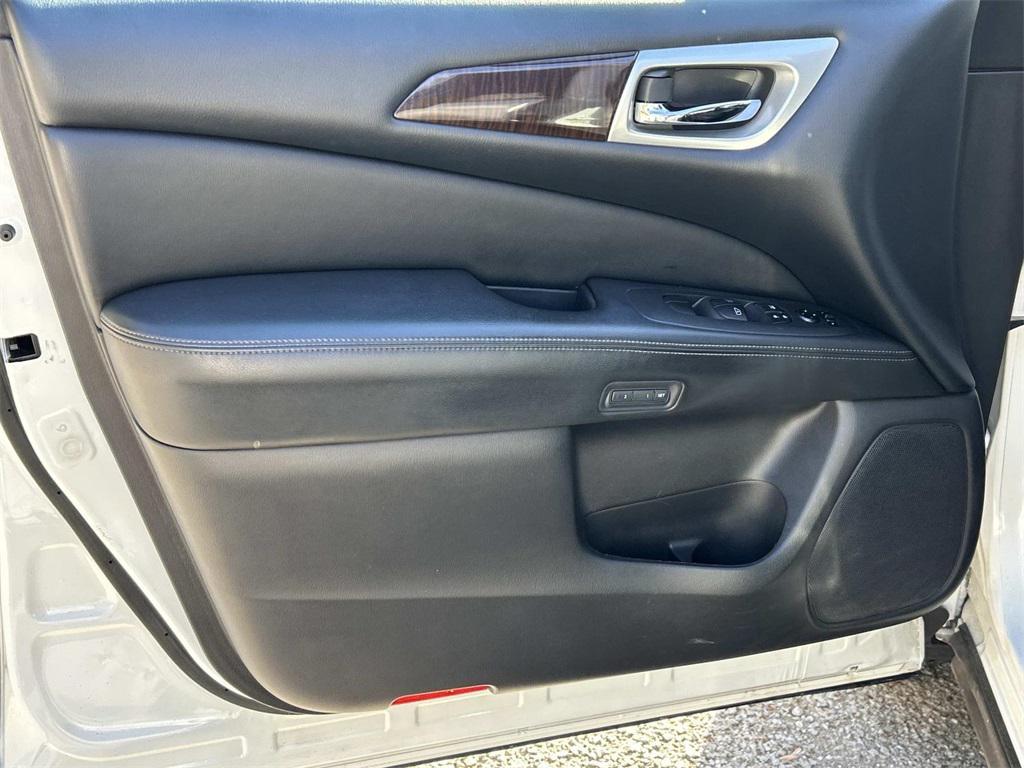 used 2014 Nissan Pathfinder car, priced at $7,763