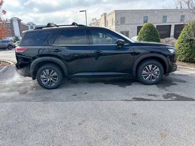 new 2025 Nissan Pathfinder car, priced at $40,701