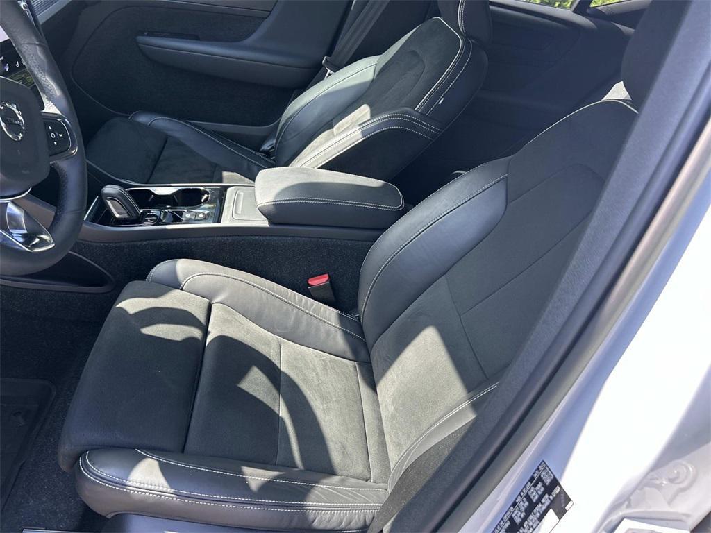 used 2022 Volvo XC40 car, priced at $25,921