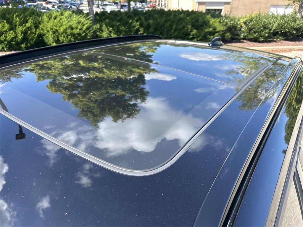 used 2022 Volvo XC40 car, priced at $25,921