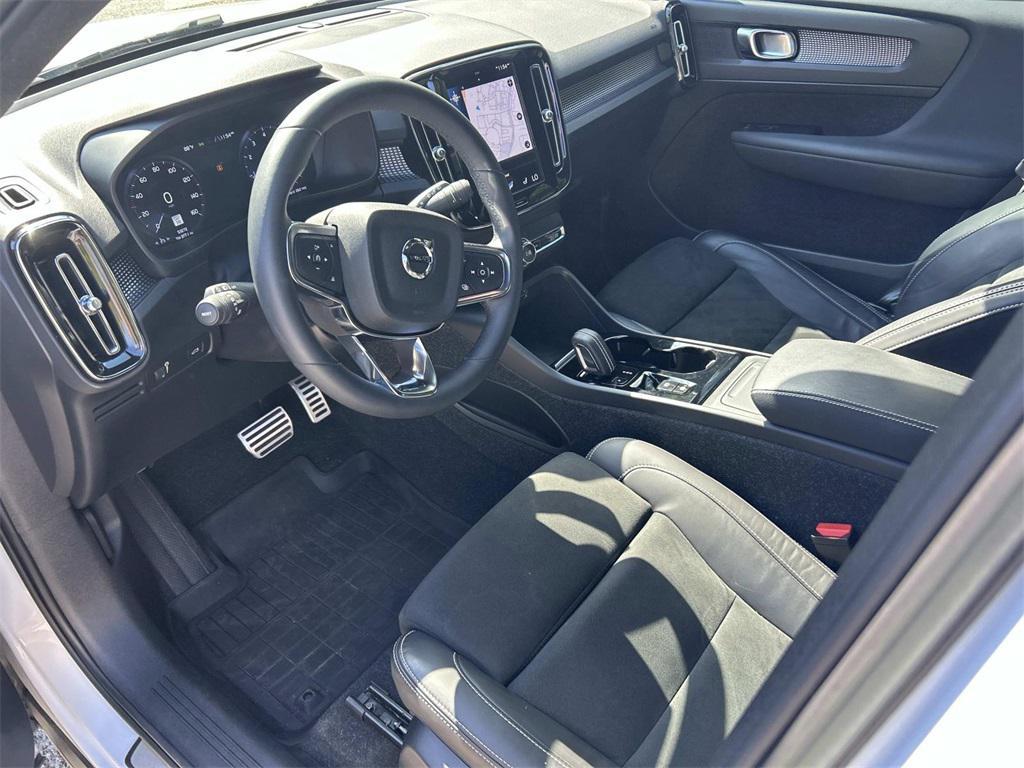 used 2022 Volvo XC40 car, priced at $25,921