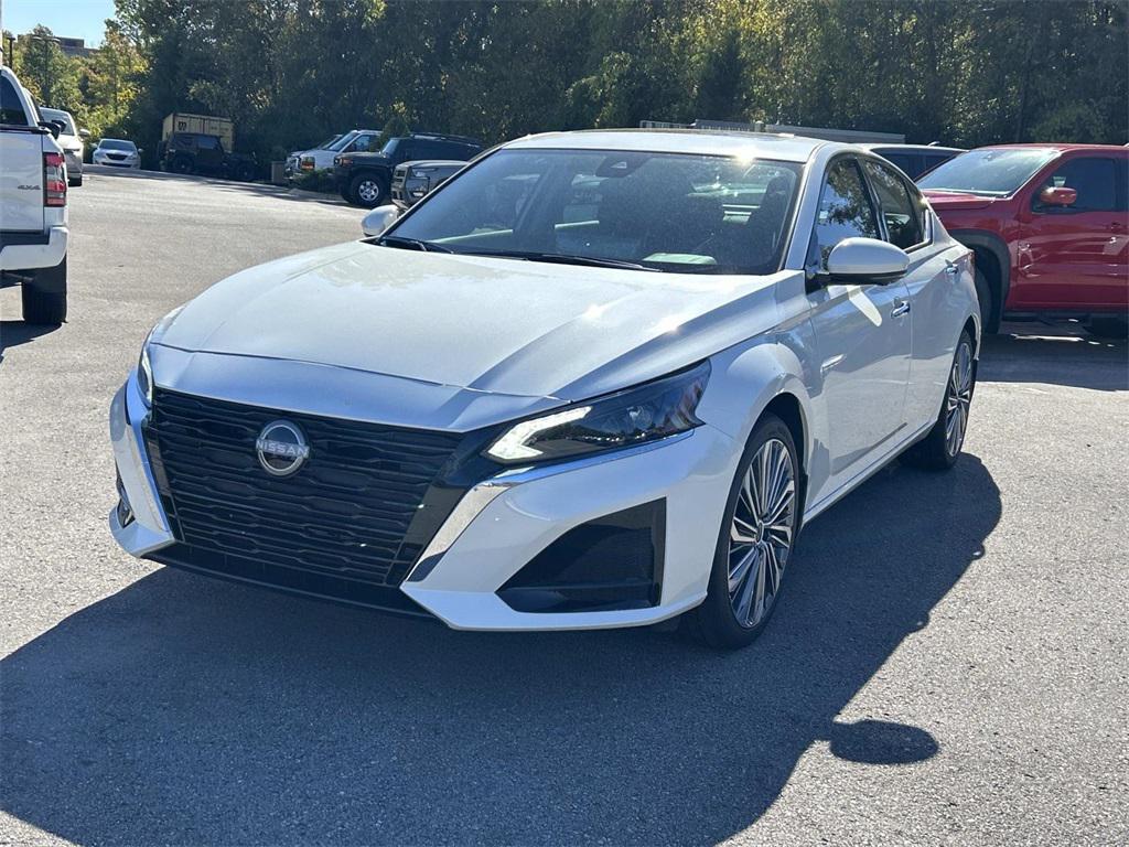 new 2025 Nissan Altima car, priced at $32,253
