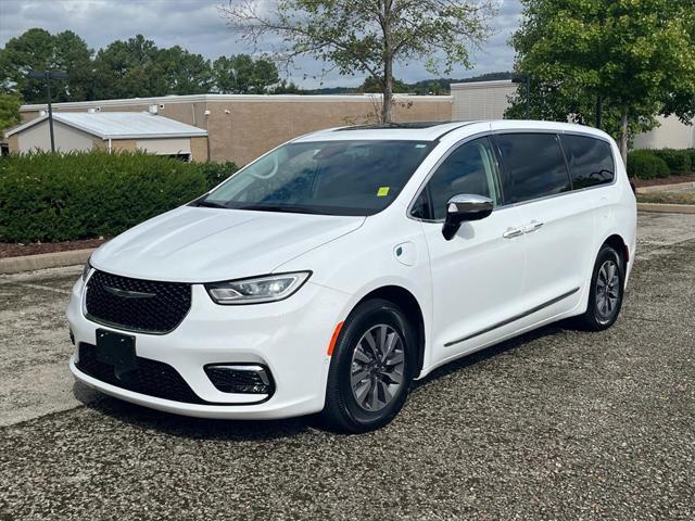 used 2023 Chrysler Pacifica Hybrid car, priced at $39,000