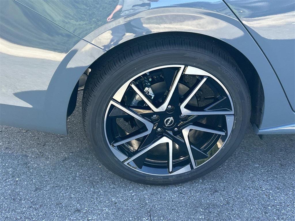 new 2025 Nissan Sentra car, priced at $23,773