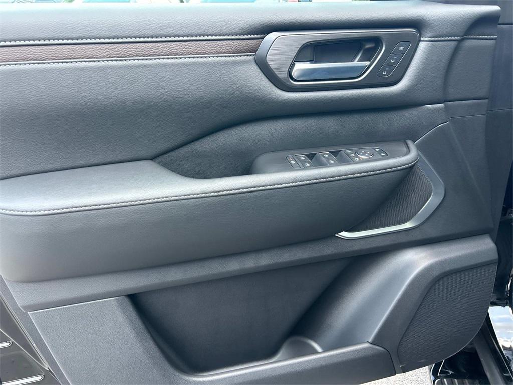 new 2025 Nissan Armada car, priced at $80,170