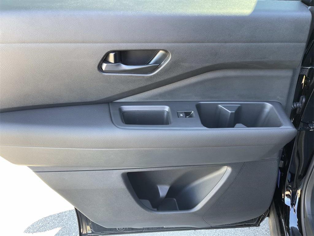 new 2025 Nissan Pathfinder car, priced at $35,174