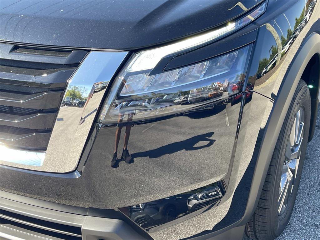 new 2025 Nissan Pathfinder car, priced at $35,174