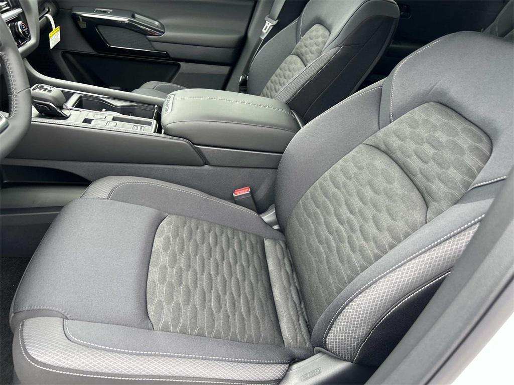 new 2025 Nissan Pathfinder car, priced at $33,689