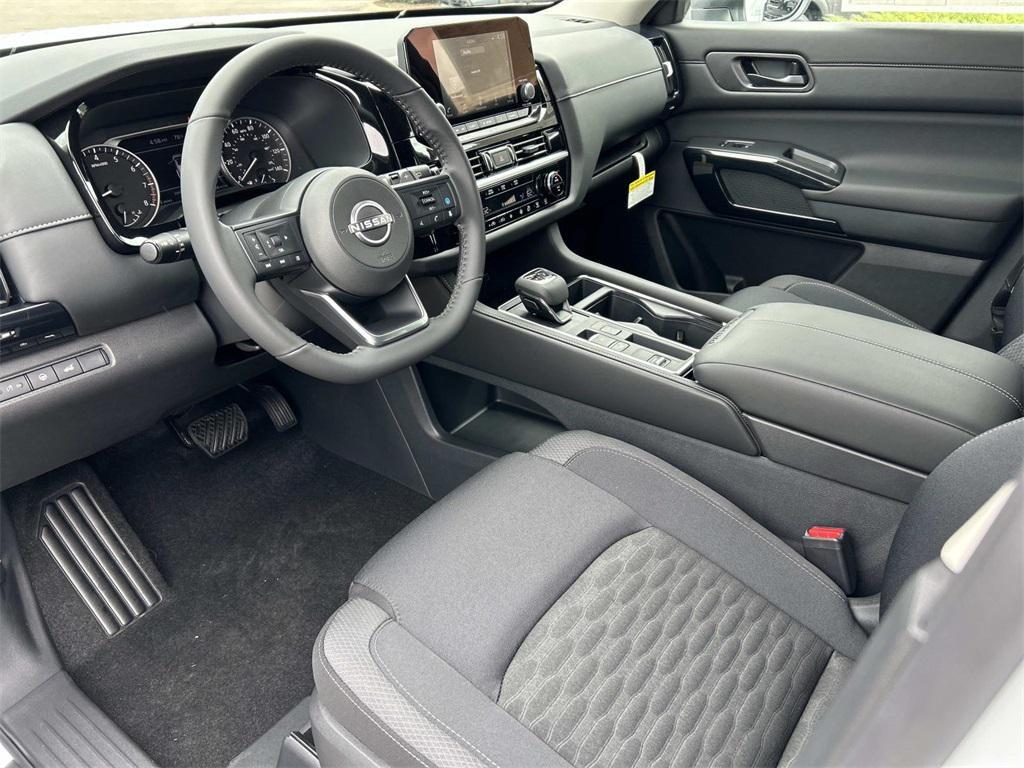 new 2025 Nissan Pathfinder car, priced at $33,689