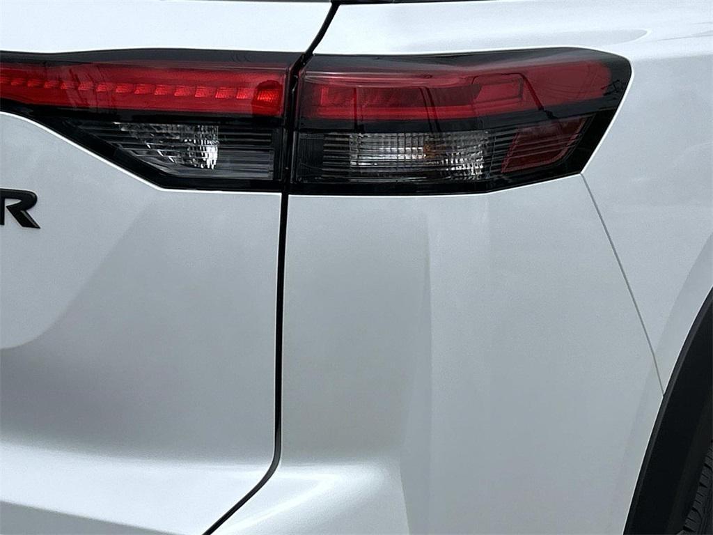 new 2025 Nissan Pathfinder car, priced at $33,689