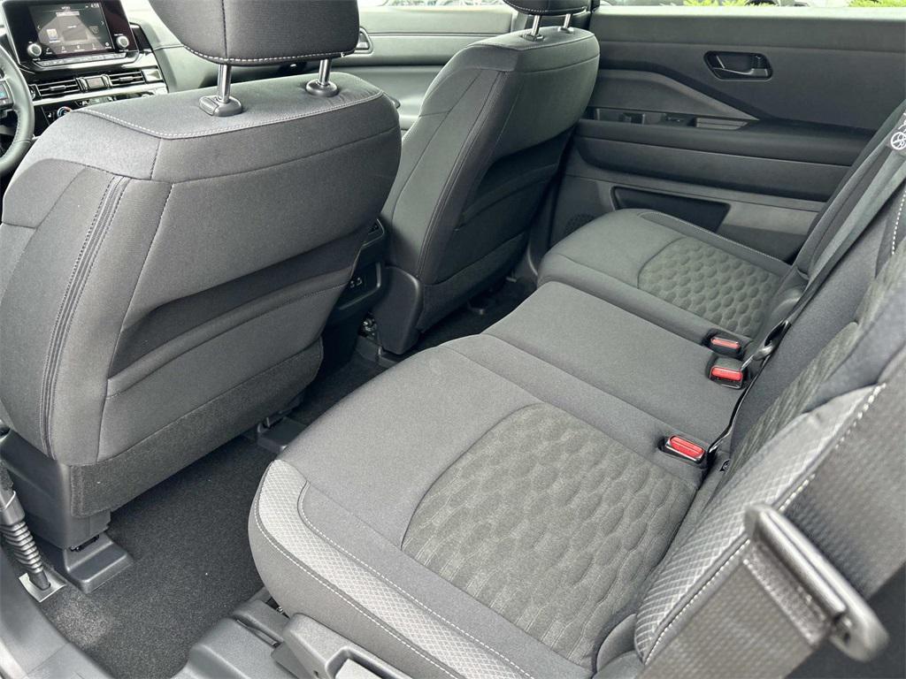 new 2025 Nissan Pathfinder car, priced at $33,689