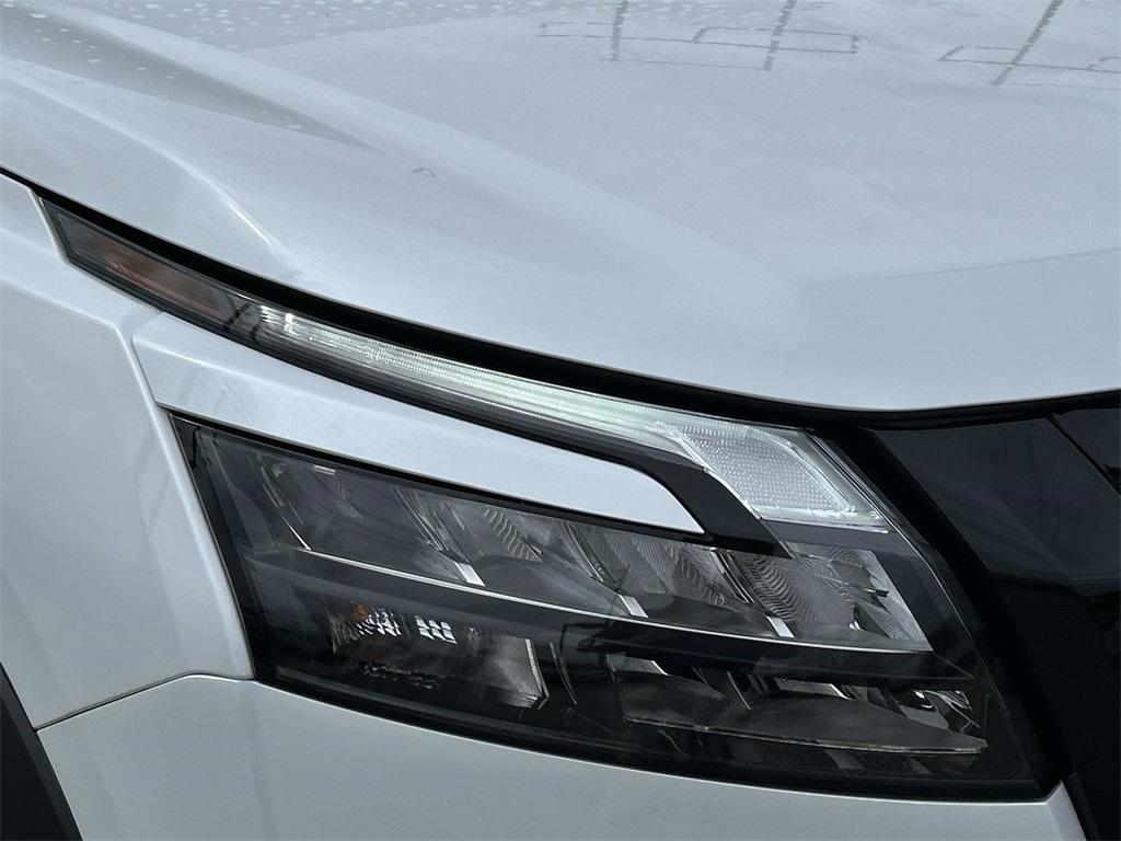 new 2025 Nissan Pathfinder car, priced at $33,689