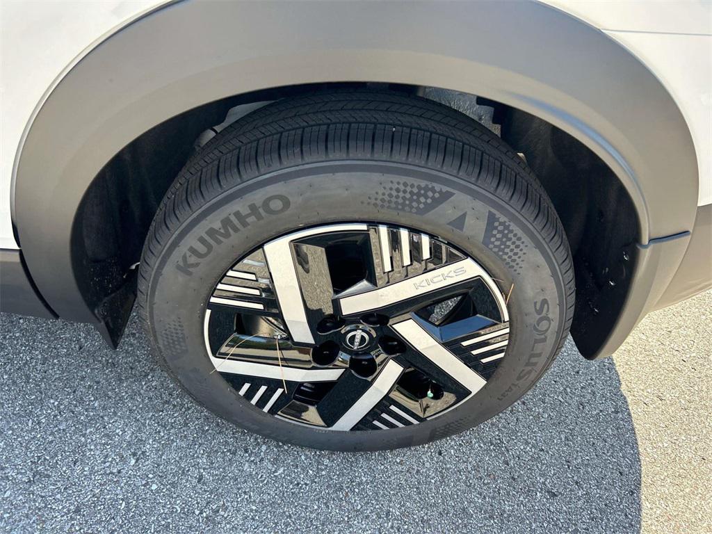 new 2025 Nissan Kicks car, priced at $23,166