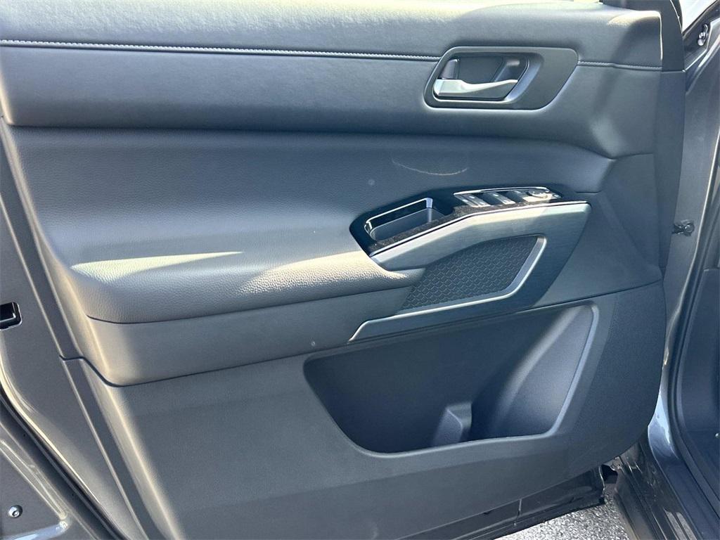 new 2025 Nissan Pathfinder car, priced at $38,455