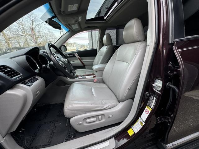 used 2013 Toyota Highlander car, priced at $16,975