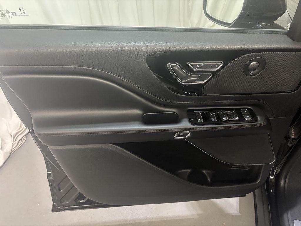 used 2022 Lincoln Aviator car, priced at $44,000