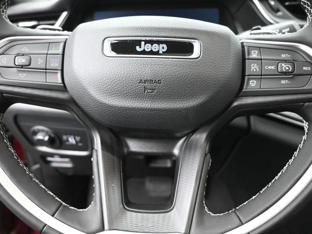 new 2025 Jeep Grand Cherokee car, priced at $40,920
