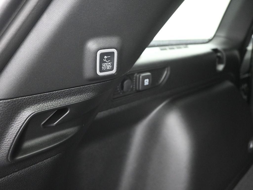 new 2025 Jeep Grand Cherokee car, priced at $40,920