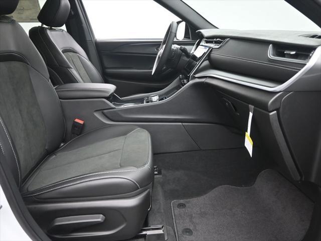 new 2025 Jeep Grand Cherokee L car, priced at $41,977