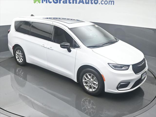 new 2025 Chrysler Pacifica car, priced at $43,040