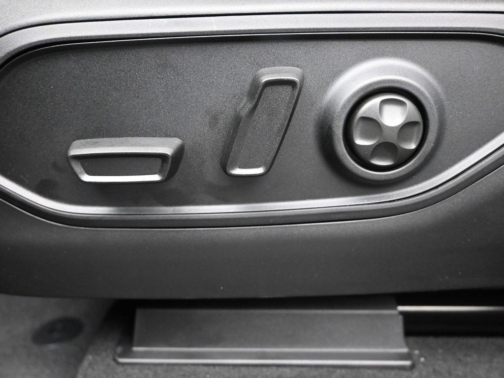 new 2025 Jeep Grand Cherokee car, priced at $43,760