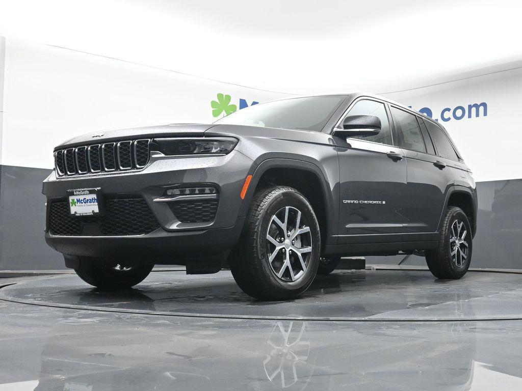 new 2025 Jeep Grand Cherokee car, priced at $43,760