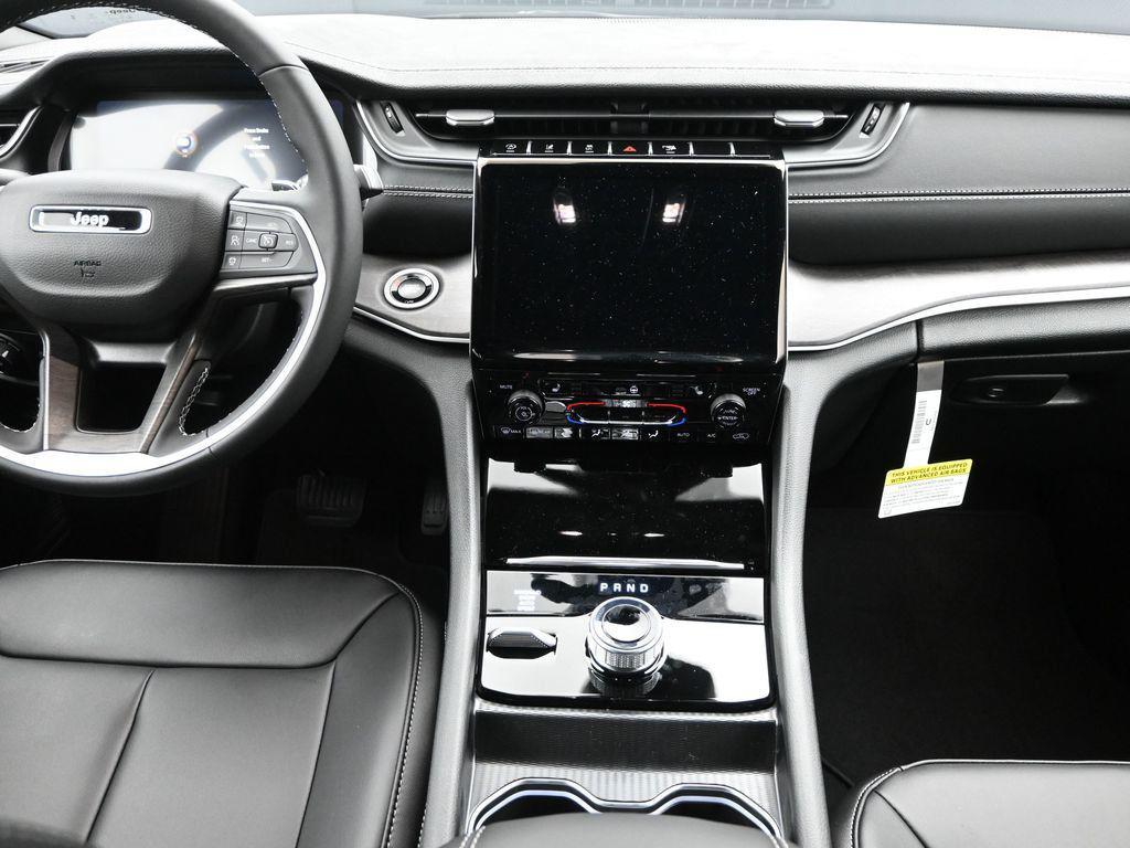 new 2025 Jeep Grand Cherokee car, priced at $43,760