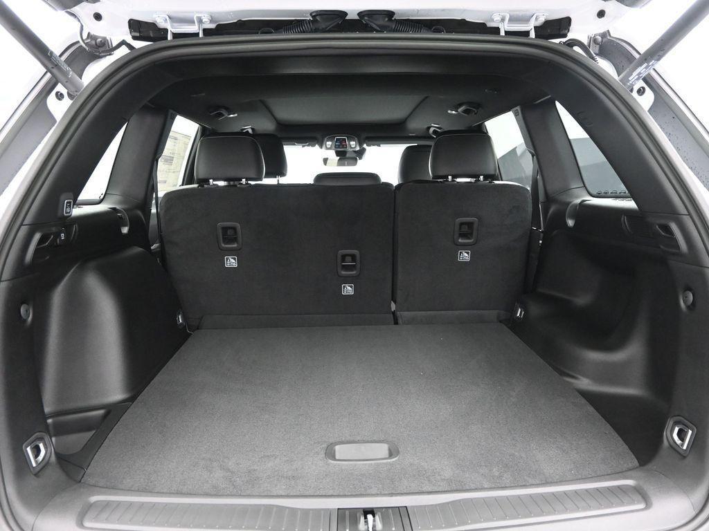 new 2025 Jeep Grand Cherokee car, priced at $42,665