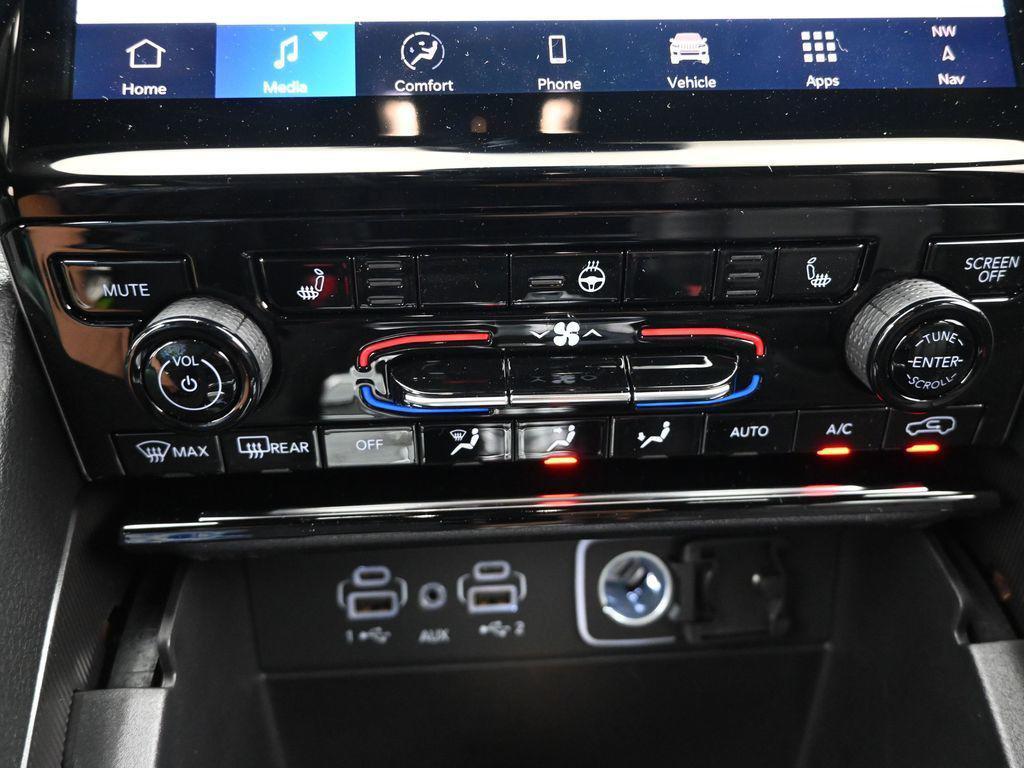 new 2025 Jeep Grand Cherokee car, priced at $42,665