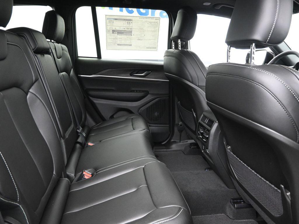 new 2025 Jeep Grand Cherokee car, priced at $42,665