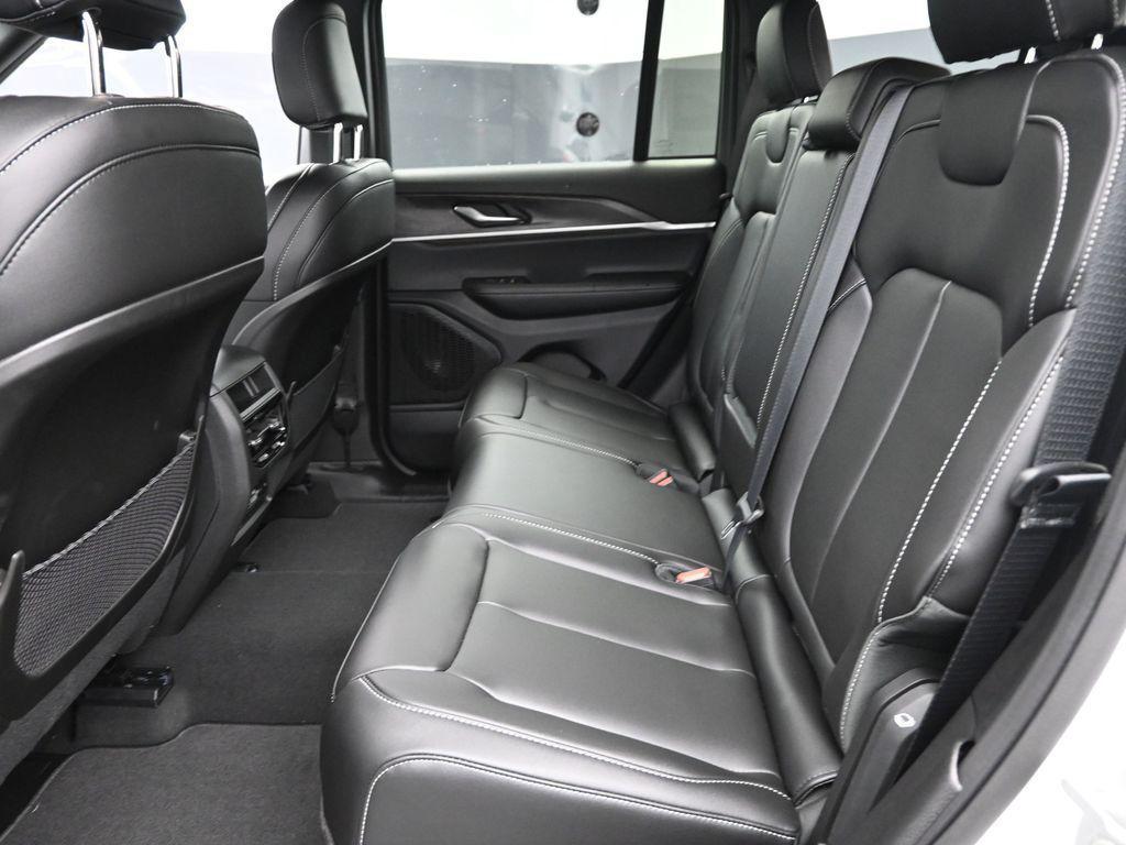 new 2025 Jeep Grand Cherokee car, priced at $42,665