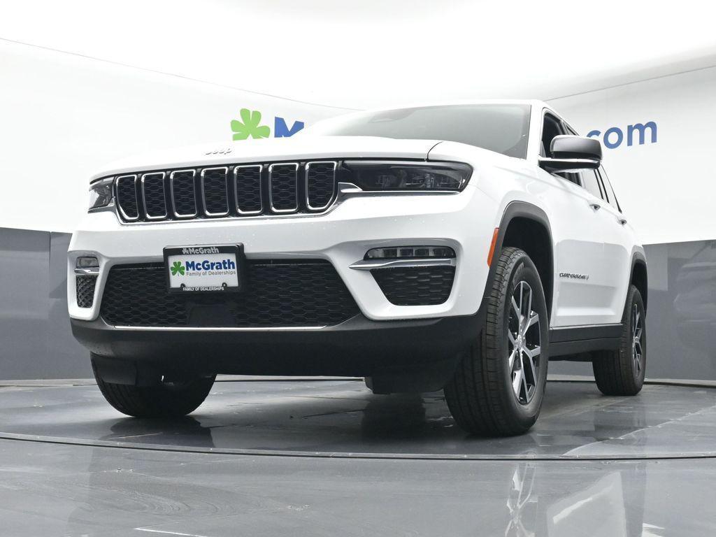 new 2025 Jeep Grand Cherokee car, priced at $42,665
