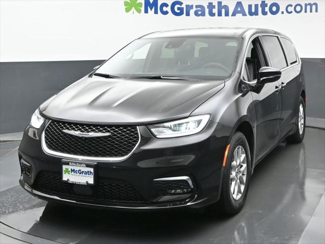 new 2025 Chrysler Pacifica car, priced at $40,670