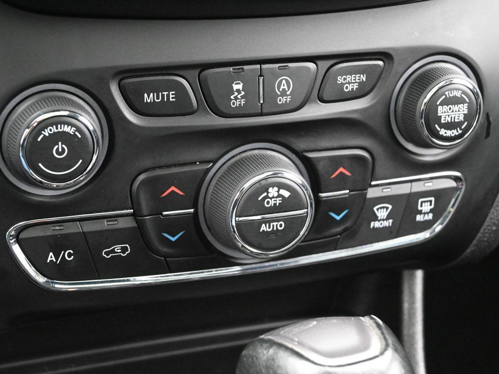 used 2021 Jeep Cherokee car, priced at $23,598