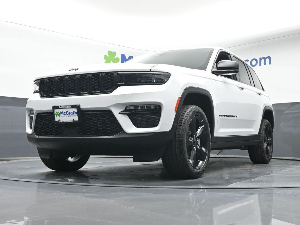 new 2025 Jeep Grand Cherokee car, priced at $45,890