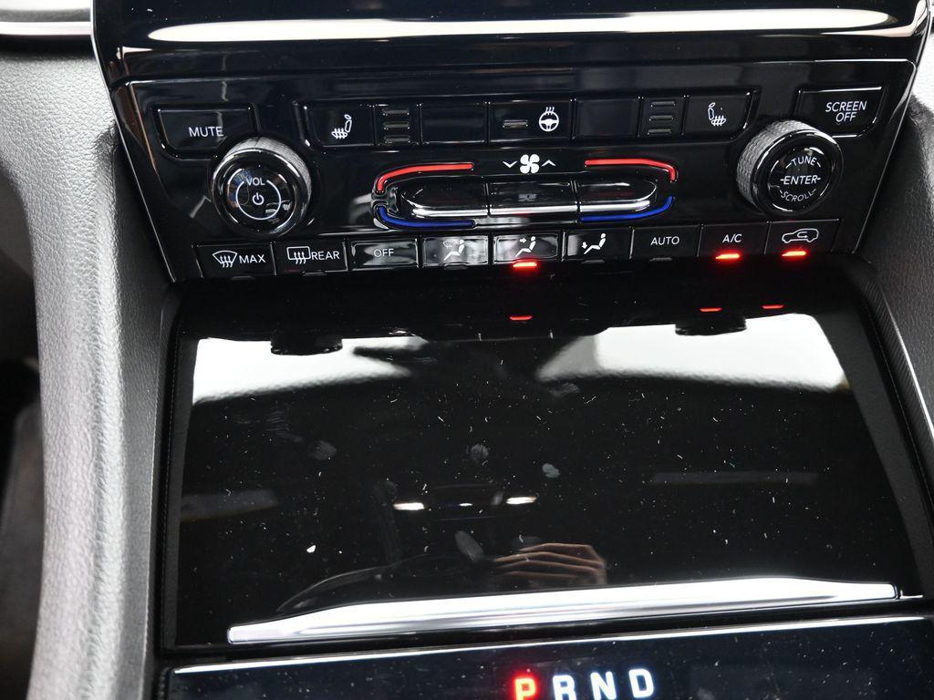 new 2025 Jeep Grand Cherokee car, priced at $45,890