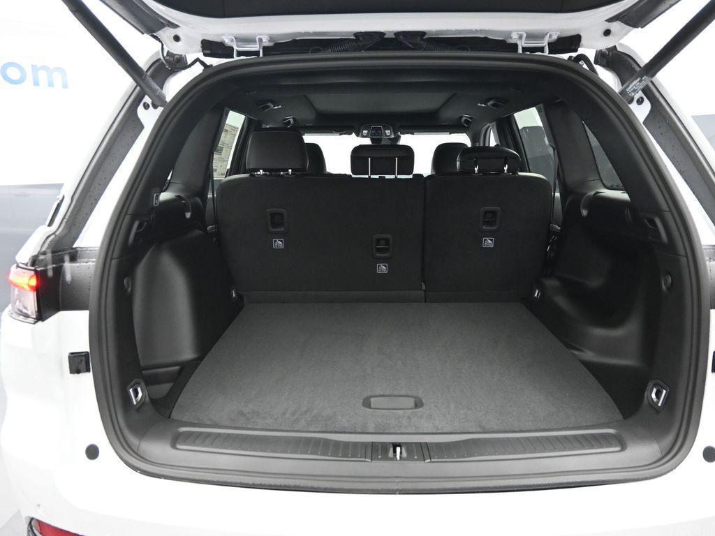 new 2025 Jeep Grand Cherokee car, priced at $45,890