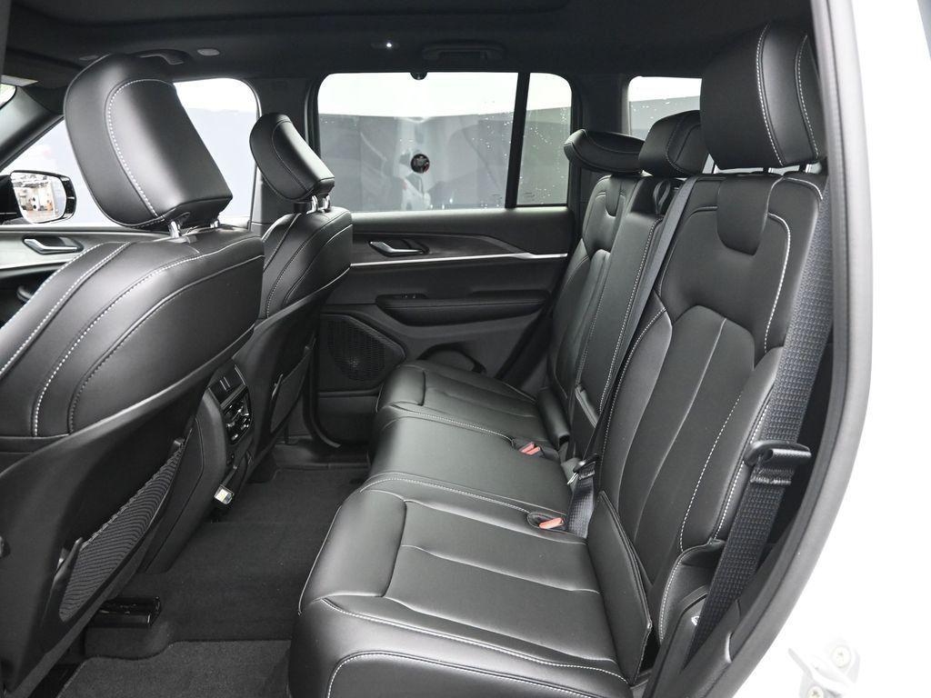 new 2025 Jeep Grand Cherokee car, priced at $45,890