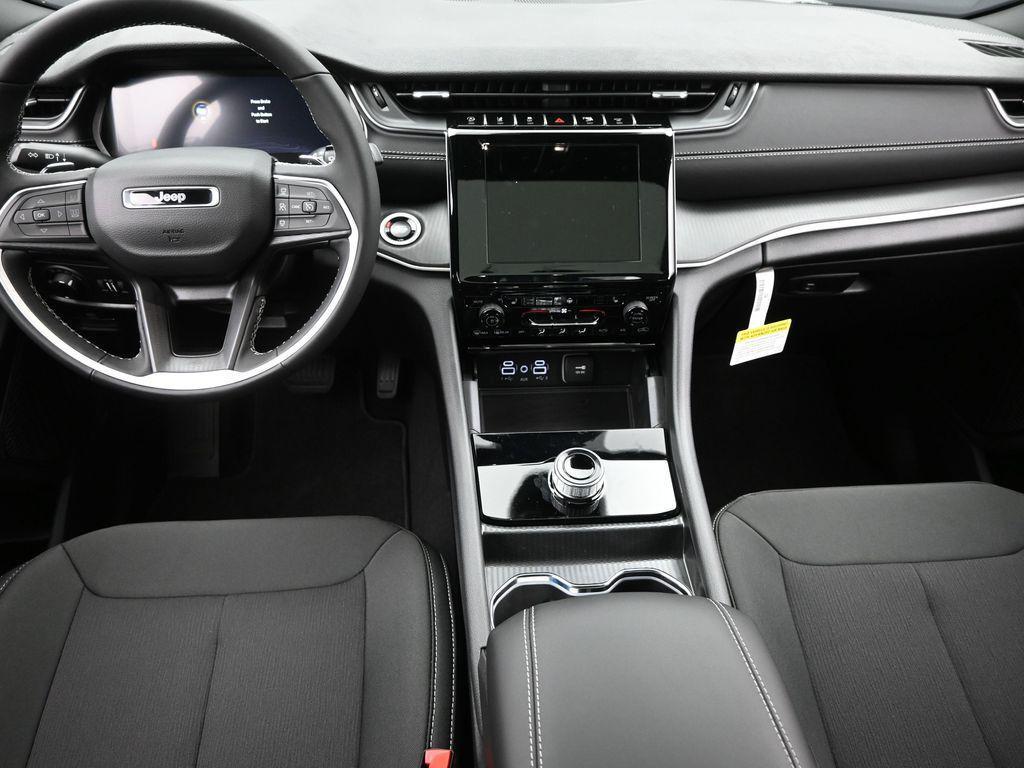new 2025 Jeep Grand Cherokee car, priced at $36,325