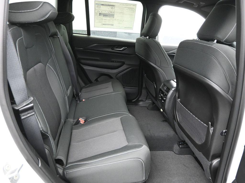 new 2025 Jeep Grand Cherokee car, priced at $36,325