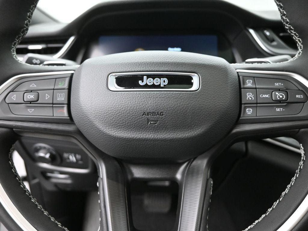 new 2025 Jeep Grand Cherokee car, priced at $36,325