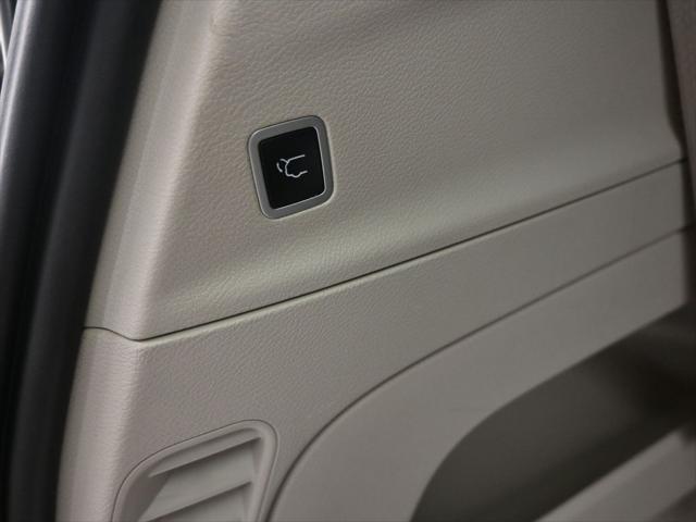 used 2023 Chrysler Pacifica car, priced at $25,900
