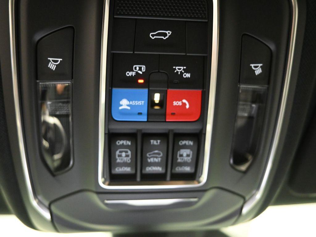 new 2025 Jeep Grand Cherokee car, priced at $48,815