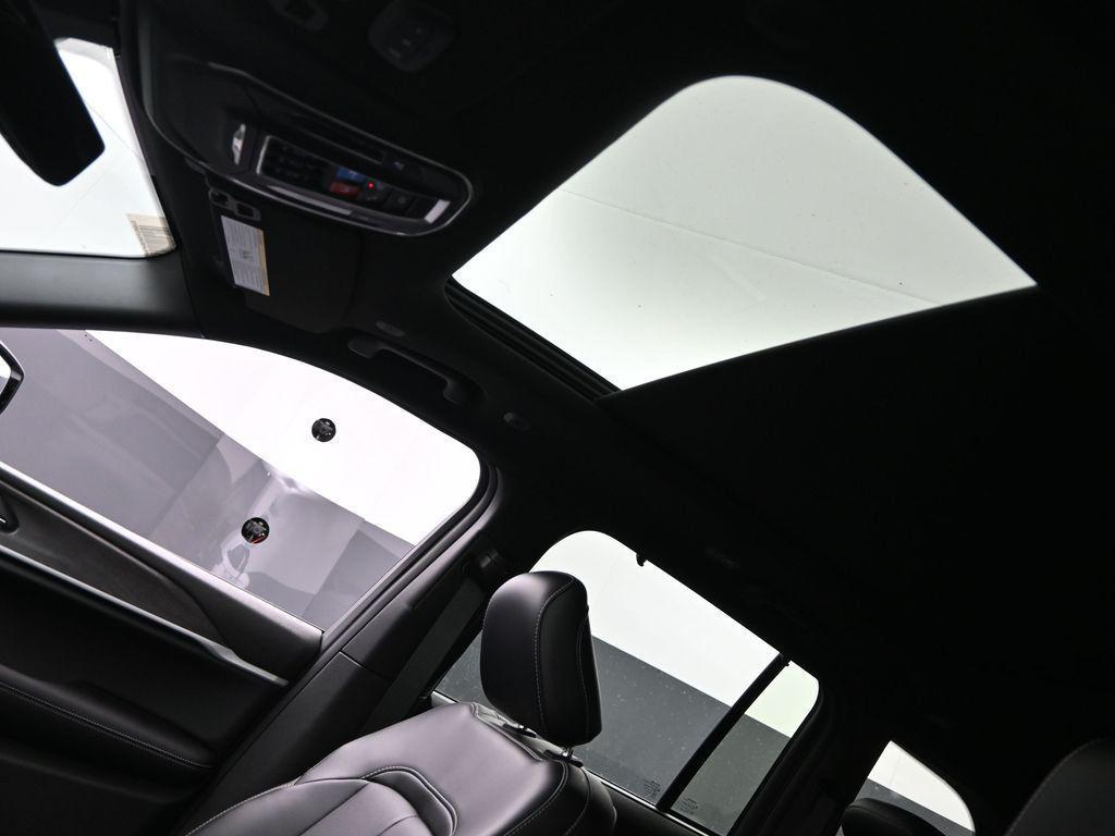 new 2025 Jeep Grand Cherokee car, priced at $48,815