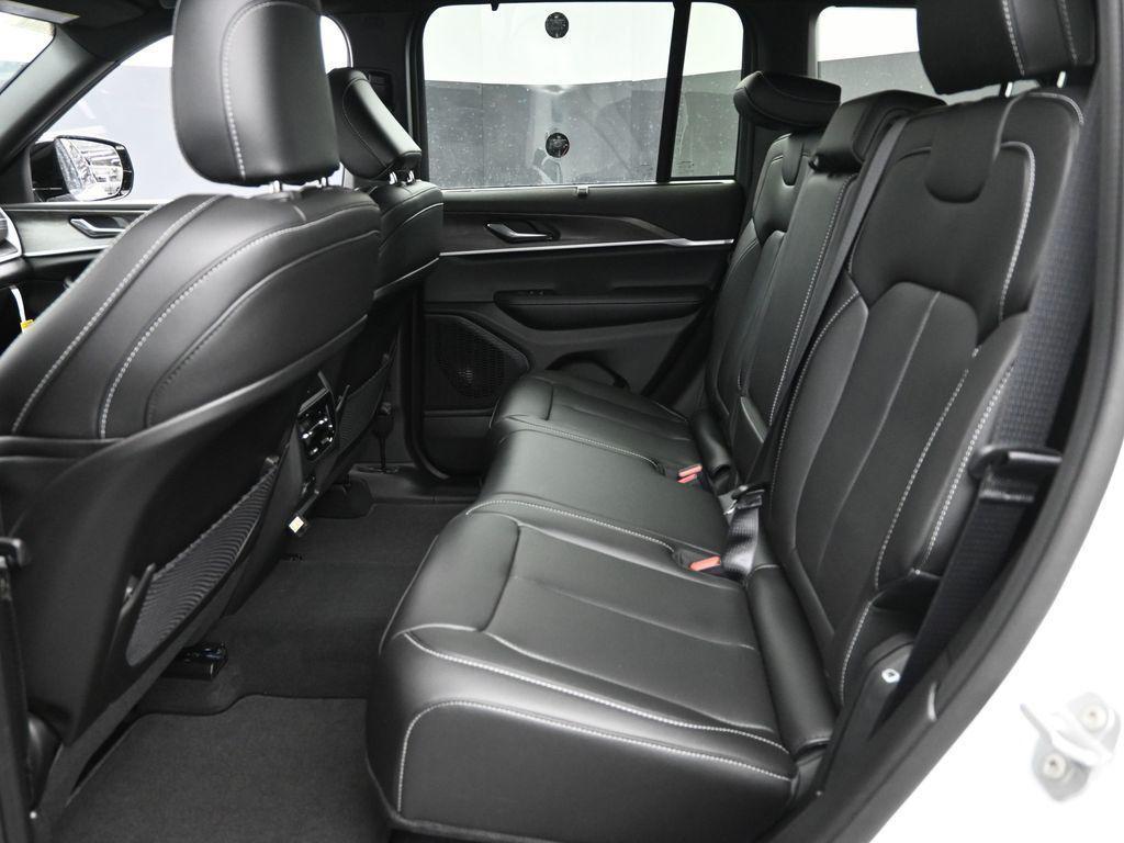 new 2025 Jeep Grand Cherokee car, priced at $48,815