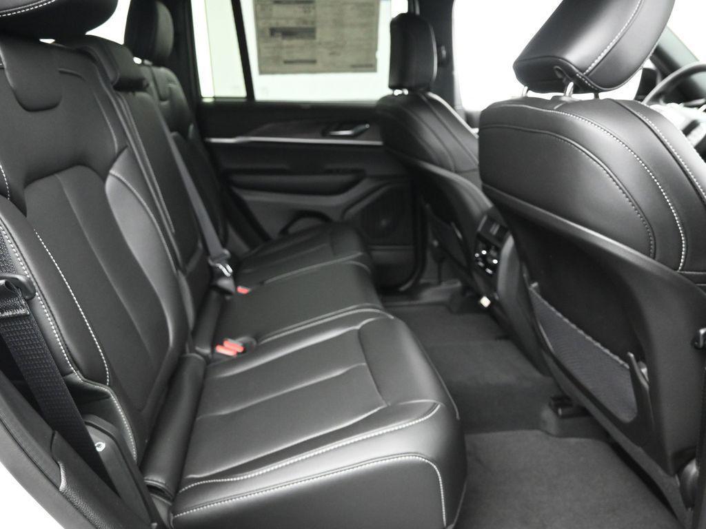 new 2025 Jeep Grand Cherokee car, priced at $48,815