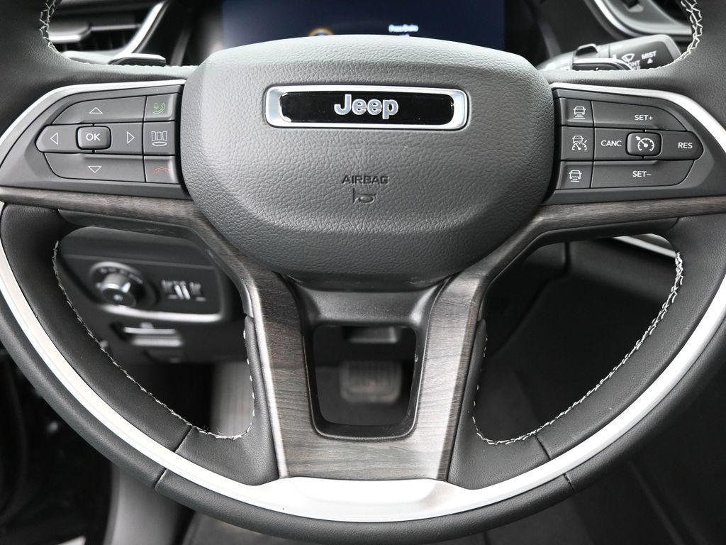 new 2025 Jeep Grand Cherokee L car, priced at $46,610