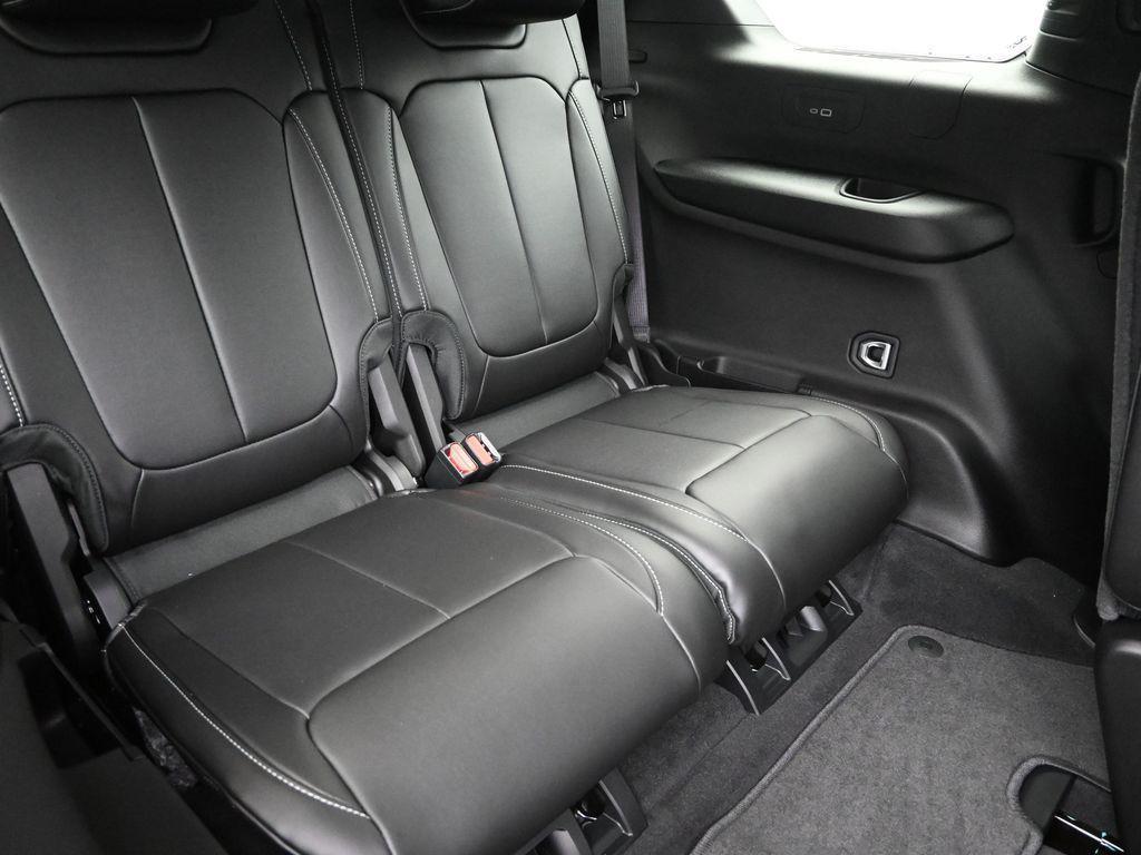 new 2025 Jeep Grand Cherokee L car, priced at $46,610