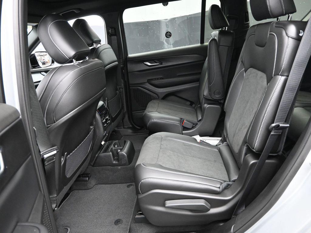 new 2025 Jeep Grand Cherokee L car, priced at $43,230